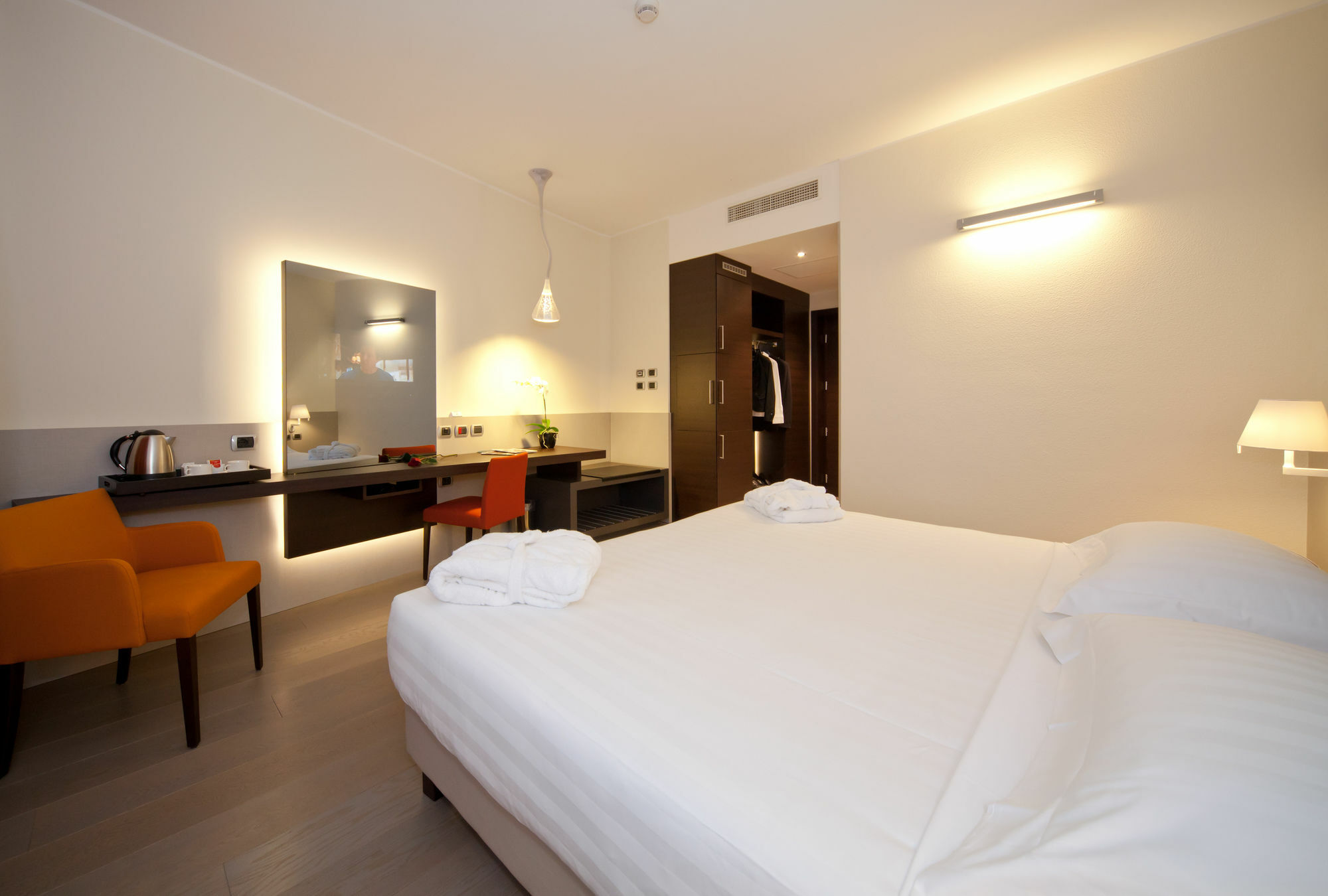 Hotel Rmh Modena Des Arts Exterior foto